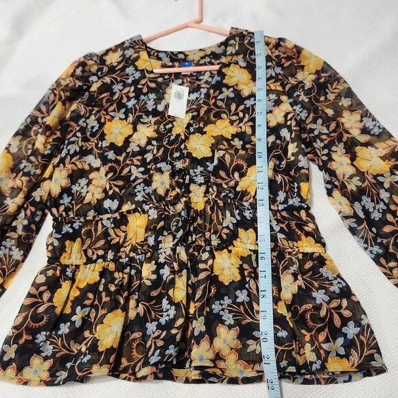 Old Navy long sleeve Top Size Medium Floral Print Lightweight - Picture 3 of 11